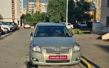 Toyota Avensis III рестайлинг, 2006 год, 600 000 рублей, 1 фотография