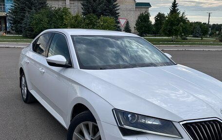 Skoda Superb III рестайлинг, 2016 год, 1 888 888 рублей, 2 фотография