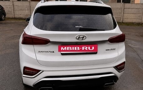 Hyundai Santa Fe III рестайлинг, 2018 год, 2 450 000 рублей, 5 фотография