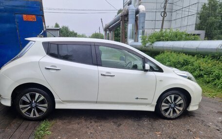 Nissan Leaf I, 2013 год, 649 000 рублей, 2 фотография