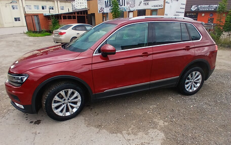 Volkswagen Tiguan II, 2017 год, 2 470 000 рублей, 3 фотография