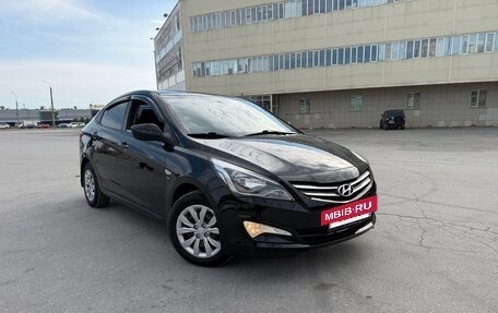 Hyundai Solaris II рестайлинг, 2016 год, 900 000 рублей, 2 фотография
