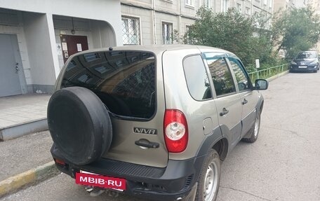 Chevrolet Niva I рестайлинг, 2017 год, 590 000 рублей, 3 фотография