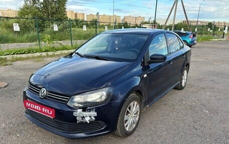 Volkswagen Polo VI (EU Market), 2013 год, 490 000 рублей, 2 фотография