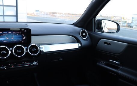 Mercedes-Benz GLB, 2021 год, 3 350 000 рублей, 14 фотография