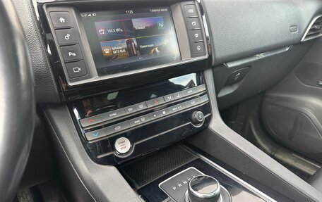 Jaguar F-Pace, 2018 год, 1 500 000 рублей, 14 фотография
