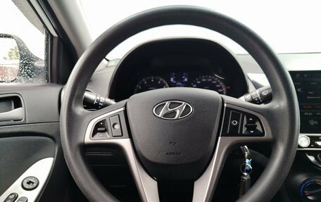 Hyundai Solaris II рестайлинг, 2015 год, 829 000 рублей, 13 фотография