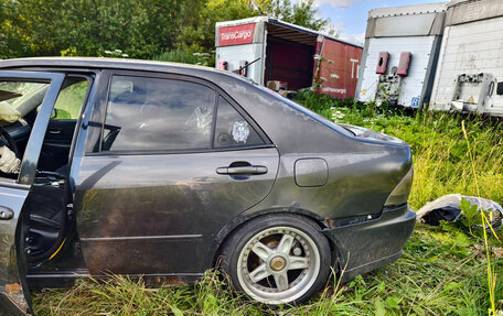 Lexus IS II рестайлинг 2, 1999 год, 450 000 рублей, 11 фотография