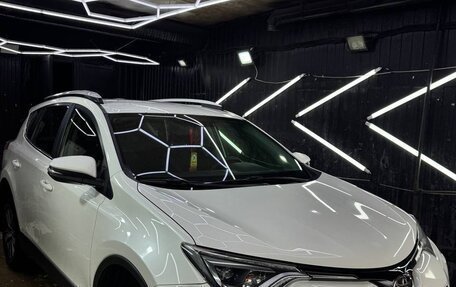 Toyota RAV4, 2015 год, 2 800 000 рублей, 1 фотография