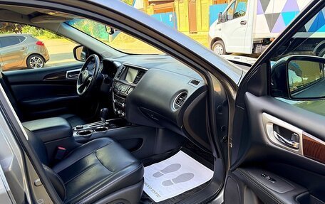 Nissan Pathfinder, 2015 год, 1 570 000 рублей, 10 фотография