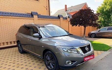 Nissan Pathfinder, 2015 год, 1 570 000 рублей, 2 фотография