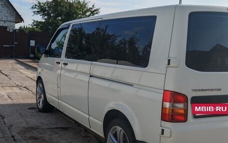 Volkswagen Transporter T5 рестайлинг, 2004 год, 2 000 000 рублей, 5 фотография