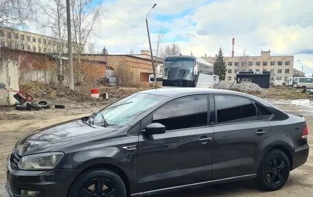 Volkswagen Polo VI (EU Market), 2016 год, 490 000 рублей, 2 фотография