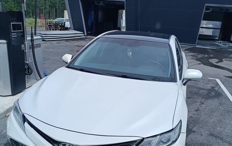 Toyota Camry, 2020 год, 2 500 000 рублей, 2 фотография