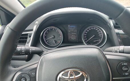 Toyota Camry, 2020 год, 2 500 000 рублей, 14 фотография