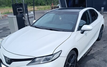 Toyota Camry, 2020 год, 2 500 000 рублей, 3 фотография