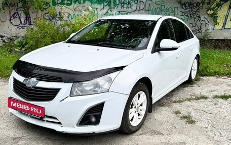 Chevrolet Cruze II, 2014 год, 800 000 рублей, 2 фотография