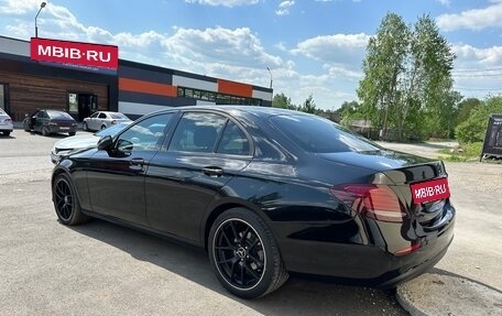 Mercedes-Benz E-Класс, 2019 год, 2 000 000 рублей, 6 фотография