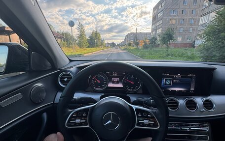 Mercedes-Benz E-Класс, 2019 год, 2 000 000 рублей, 12 фотография