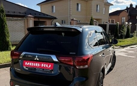 Mitsubishi Outlander III рестайлинг 3, 2021 год, 2 900 000 рублей, 6 фотография
