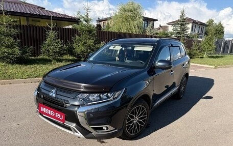 Mitsubishi Outlander III рестайлинг 3, 2021 год, 2 900 000 рублей, 2 фотография