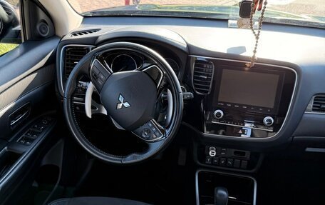 Mitsubishi Outlander III рестайлинг 3, 2021 год, 2 900 000 рублей, 21 фотография