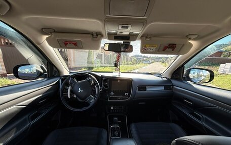 Mitsubishi Outlander III рестайлинг 3, 2021 год, 2 900 000 рублей, 24 фотография