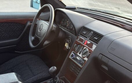 Mercedes-Benz C-Класс, 1994 год, 320 000 рублей, 9 фотография