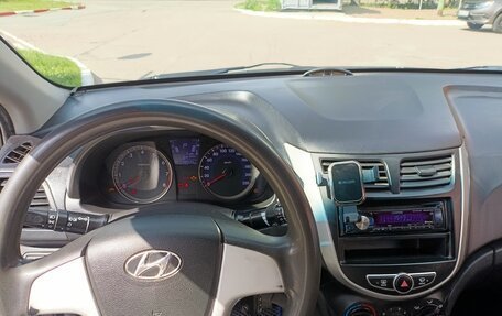 Hyundai Solaris II рестайлинг, 2012 год, 730 000 рублей, 10 фотография