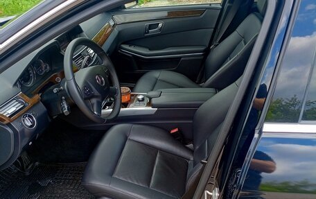 Mercedes-Benz E-Класс, 2012 год, 2 000 000 рублей, 11 фотография