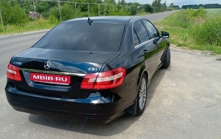 Mercedes-Benz E-Класс, 2012 год, 2 000 000 рублей, 9 фотография