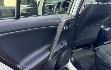 Toyota RAV4, 2015 год, 2 800 000 рублей, 9 фотография