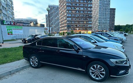 Volkswagen Passat B8 рестайлинг, 2021 год, 2 690 000 рублей, 3 фотография