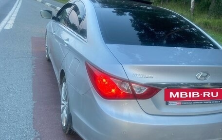 Hyundai Sonata VI, 2010 год, 750 000 рублей, 2 фотография