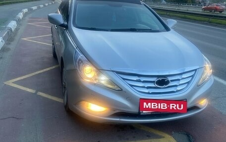 Hyundai Sonata VI, 2010 год, 750 000 рублей, 4 фотография