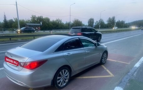 Hyundai Sonata VI, 2010 год, 750 000 рублей, 3 фотография
