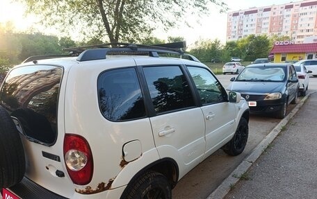 Chevrolet Niva I рестайлинг, 2011 год, 350 000 рублей, 3 фотография