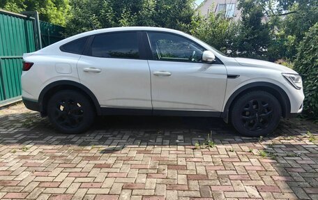 Renault Arkana I, 2021 год, 1 800 000 рублей, 2 фотография