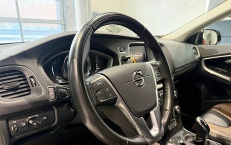 Volvo V40 Cross Country I, 2019 год, 1 650 000 рублей, 13 фотография