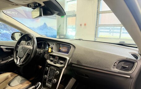 Volvo V40 Cross Country I, 2019 год, 1 650 000 рублей, 10 фотография