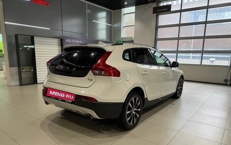 Volvo V40 Cross Country I, 2019 год, 1 650 000 рублей, 4 фотография