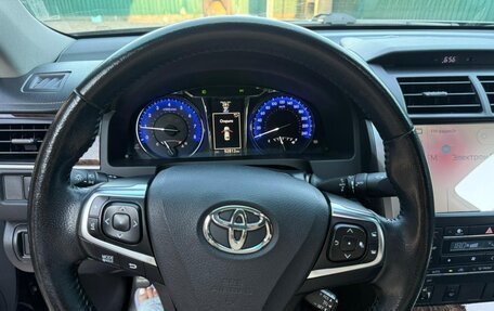 Toyota Camry, 2017 год, 2 750 000 рублей, 4 фотография