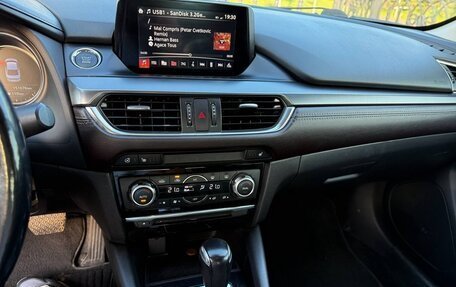 Mazda 6, 2017 год, 1 990 000 рублей, 12 фотография