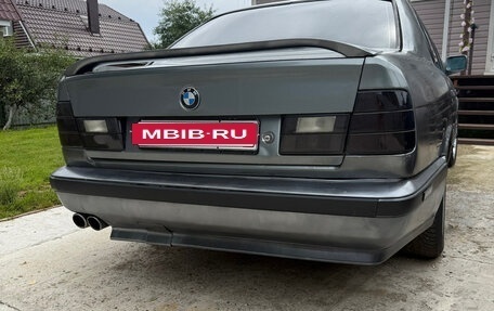 BMW 5 серия, 1989 год, 370 000 рублей, 3 фотография