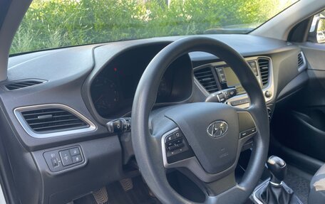 Hyundai Solaris II рестайлинг, 2018 год, 1 320 000 рублей, 13 фотография