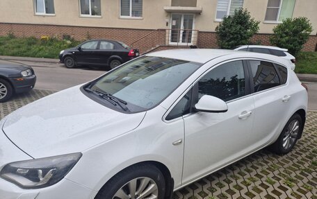 Opel Astra J, 2011 год, 670 000 рублей, 4 фотография