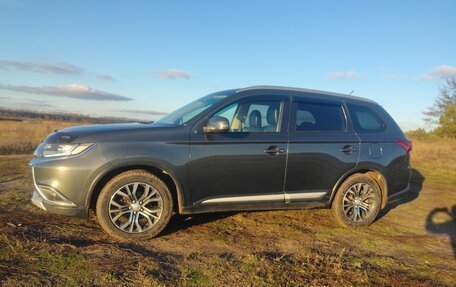Mitsubishi Outlander III рестайлинг 3, 2015 год, 2 050 000 рублей, 13 фотография