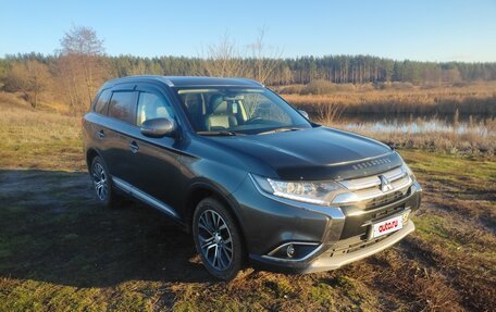 Mitsubishi Outlander III рестайлинг 3, 2015 год, 2 050 000 рублей, 9 фотография