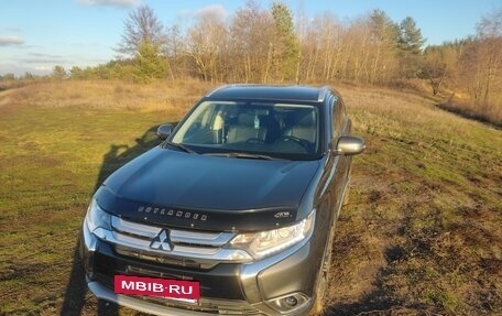 Mitsubishi Outlander III рестайлинг 3, 2015 год, 2 050 000 рублей, 3 фотография