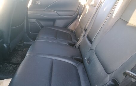 Mitsubishi Outlander III рестайлинг 3, 2015 год, 2 050 000 рублей, 23 фотография